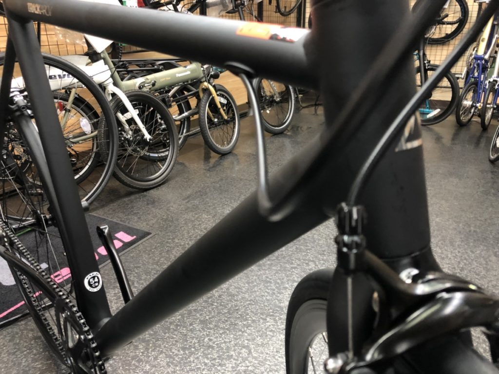 FUJIのストリート仕様トラックバイク『TRACK ARCV』入荷しました